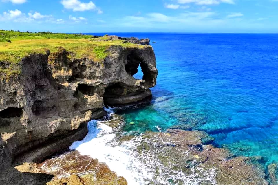 Đảo Okinawa Nhật Bản: Viên ngọc xanh của xứ Phù Tang Núi đá vôi Cape Manzamo - Okinawa