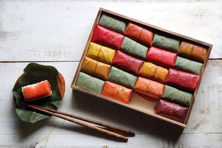 Sushi cuộn lá hồng ở Tottori