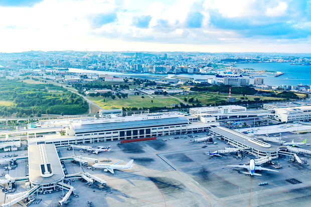 Đảo Okinawa Nhật Bản: Viên ngọc xanh của xứ Phù Tang Sân bay quốc tế Naha ở Okinawa