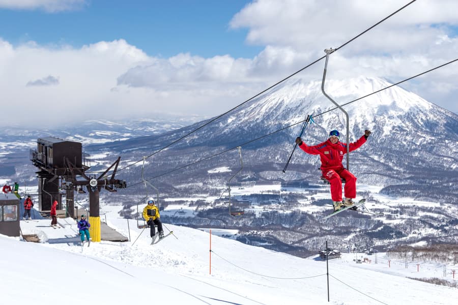 Trượt tuyết tại Niseko Village