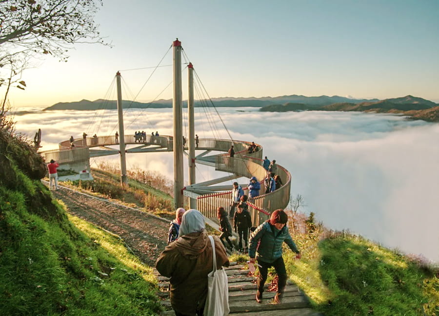 Cloud Walk - Unkai Terrace