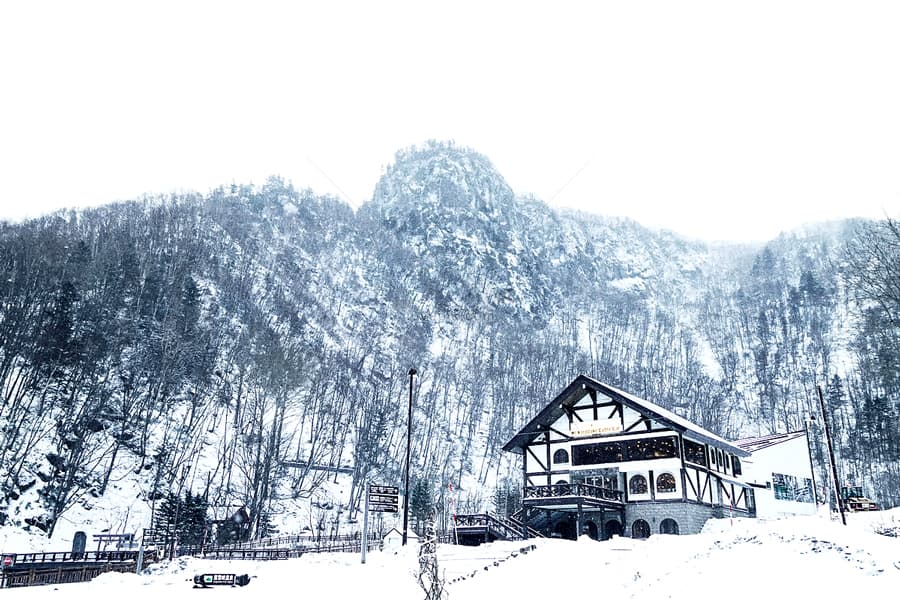 Thung lũng Sounkyo - Nơi ngắm mùa lá đỏ đẹp nhất Hokkaido