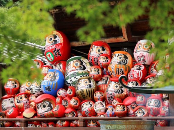 Du lịch Hiroshima mùa đông: Trải ngiệm vẻ đẹp tuyết trắng, văn hóa và ẩm thực độc đáo Hatsuichi Matsuri Daruma