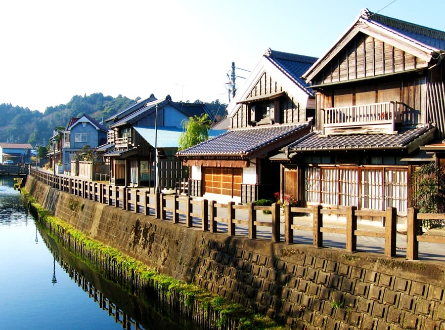 Làng Sawara