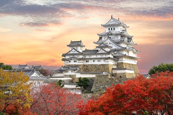 Ngắm nhìn vẻ đẹp lộng lẫy của Himeji Castle vào mùa thu