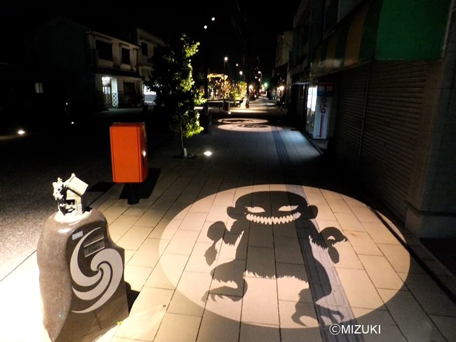 Tỉnh Tottori Nhật Bản: Vương quốc của những đồi cát lớn nhất Nhật Bản Mizuki Shigeru Road (Con đường Mizuki Shigeru)