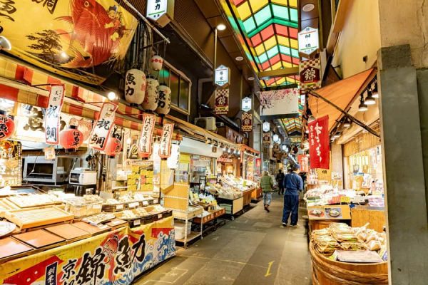 Hành trình 7 ngày khám phá Nhật Bản tự túc và những trải nghiệm khó quên Nishiki Market | Tỉnh Kyoto Nhật Bản