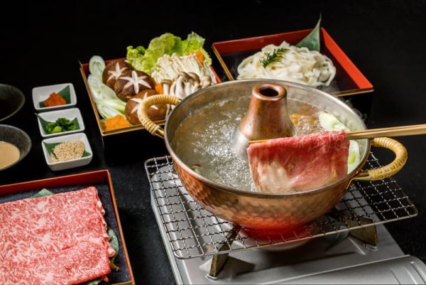Lẩu shabu shabu với thịt bò Kobe