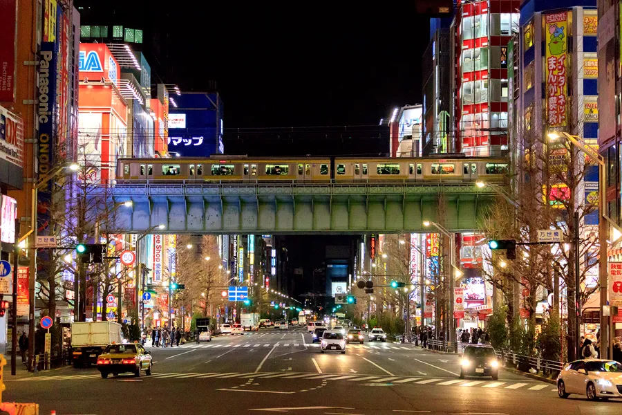 Khu phố điện tử Akihabara: Phố mua sắm sầm uất nhất Tokyo (Akihabara Electric Town)