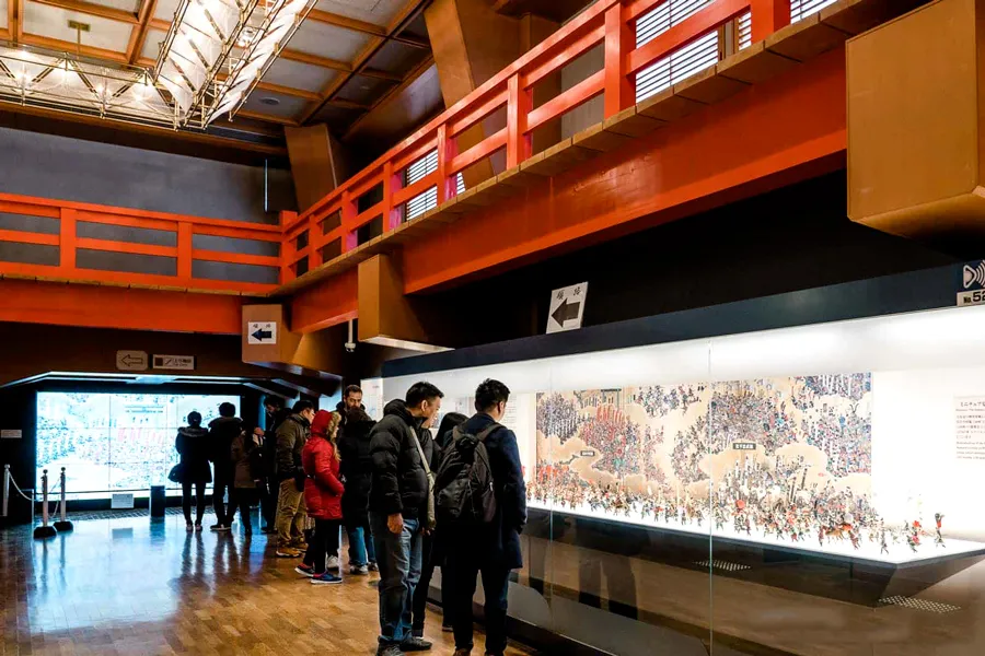 Lâu Đài Osaka - Ngắm hoa anh đào tại thành cổ Osaka Castle