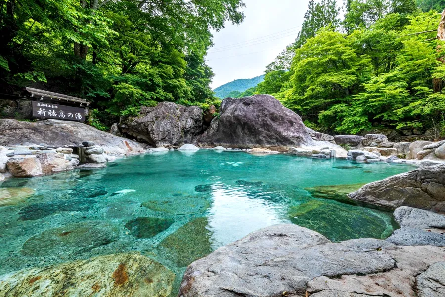 Tắm onsen ở Làng cổ Takayama - Tiểu Kyoto của Gifu