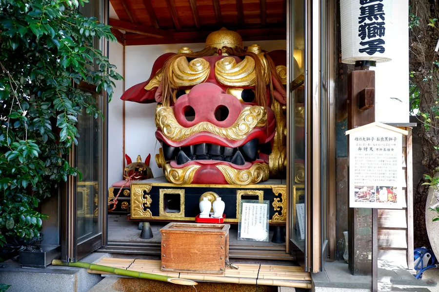 Chợ cá Tsukiji Outer Market - Khu chợ cá lớn nhất thế giới