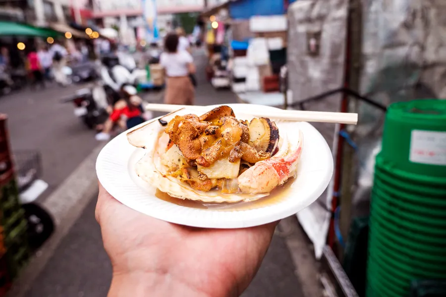 Chợ cá Tsukiji Outer Market - Khu chợ cá lớn nhất thế giới