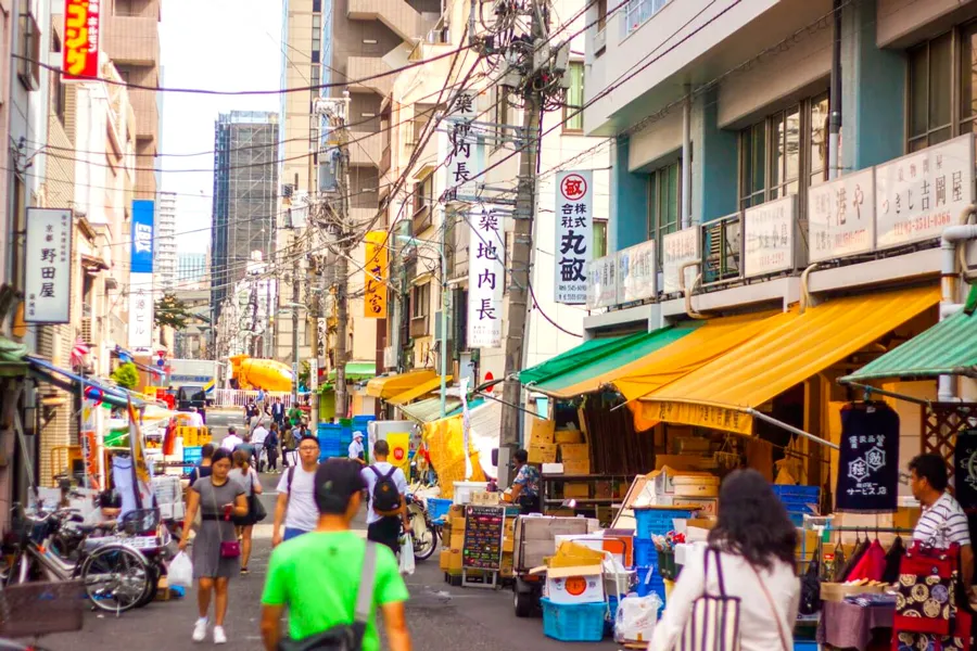 Chợ cá Tsukiji Outer Market - Khu chợ cá lớn nhất thế giới