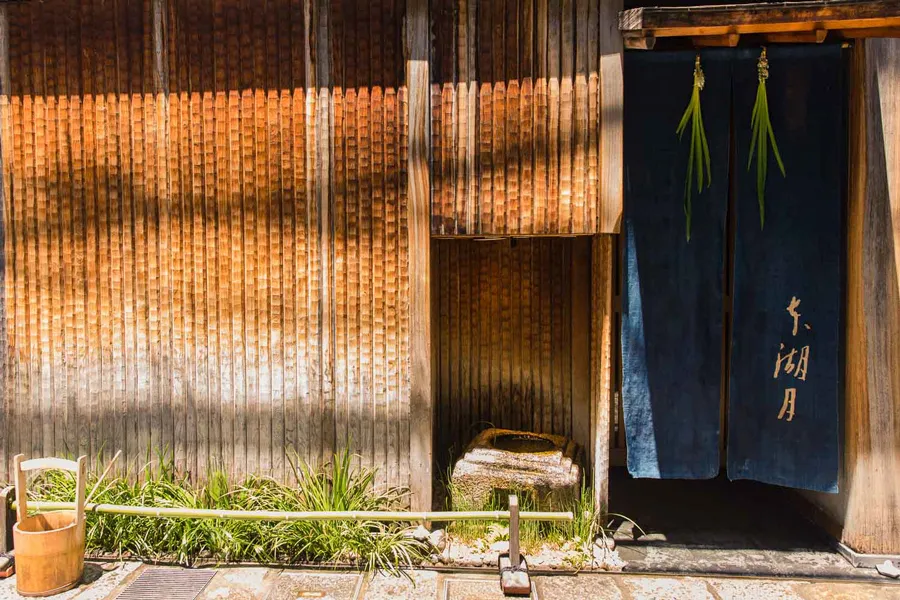 Phố Hozenji Yokocho - Nét hoài niệm giữa lòng Osaka hiện đại