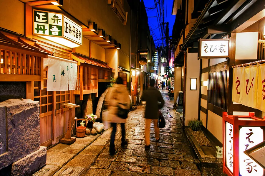 Phố Hozenji Yokocho - Nét hoài niệm giữa lòng Osaka hiện đại