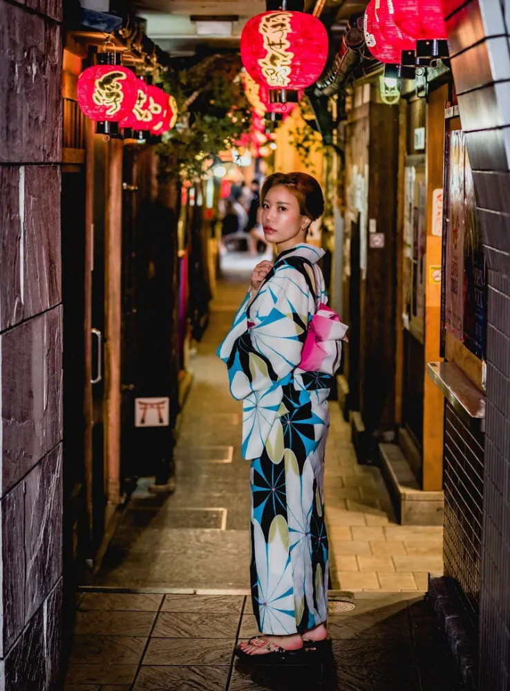 Phố Hozenji Yokocho - Nét hoài niệm giữa lòng Osaka hiện đại