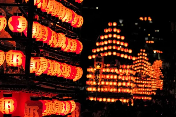 Lễ Hội Nihonmatsu: Màn diễu hành của 3.000 chiếc đèn lồng ở Fukushima Top 9 lễ hội mùa thu Nhật Bản ấn tượng nhất