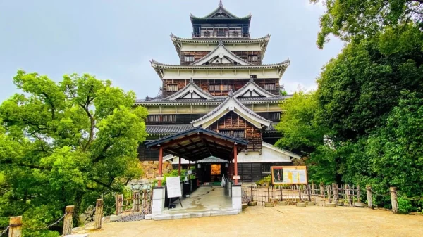 Hiroshima Castle - Lâu đài Hiroshima cổ kính