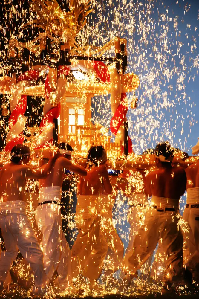 Lễ hội lửa Tejikara | Lễ hội mùa xuân Nhật Bản