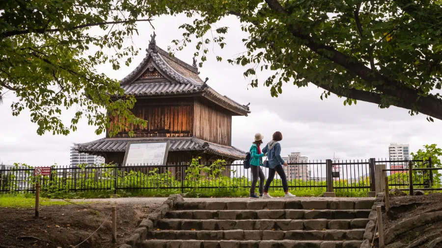 Fukuoka Castle Ruins: Khám phá vẻ đẹp của lâu đài Fukuoka