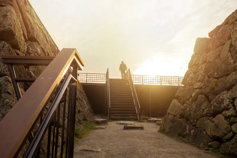 Fukuoka Castle Ruins: Khám phá vẻ đẹp của lâu đài Fukuoka