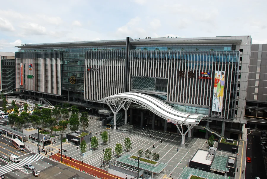 Hakata Station: Cửa ngõ sôi động vào thành phố Fukuoka