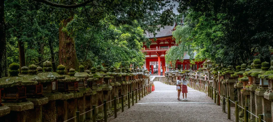 Kasuga Taisha Shrine: Ngôi đền linh thiêng bậc nhất ở Nara