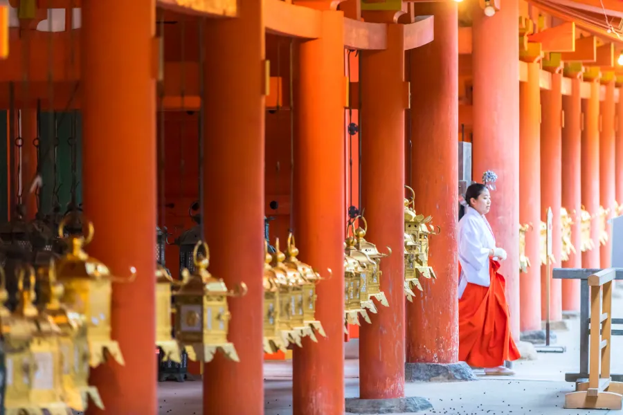 Kasuga Taisha Shrine: Ngôi đền linh thiêng bậc nhất ở Nara