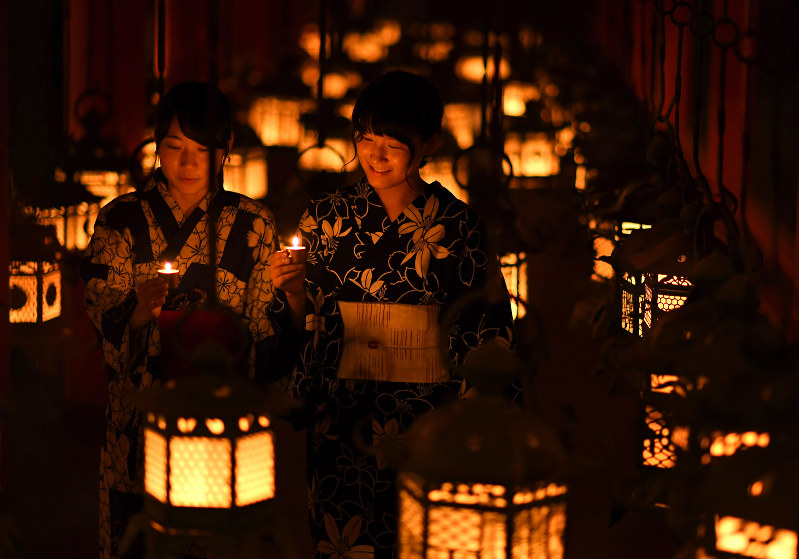 Lễ hội đèn lồng Mantoro ở Kasuga Taisha Shrine