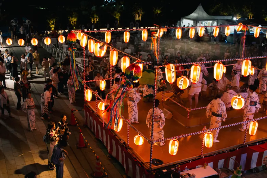 Lễ hội đèn lồng Mantoro ở Kasuga Taisha Shrine