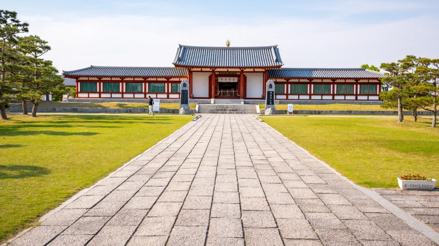 Yakushi ji Temple: Vẻ đẹp bình yên giữa lòng cố đô Nara