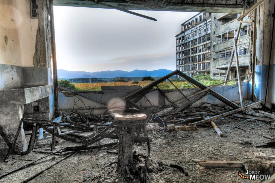 Hashima Island: Khám Phá "Thành Phố Ma" Giữa Đại Dương