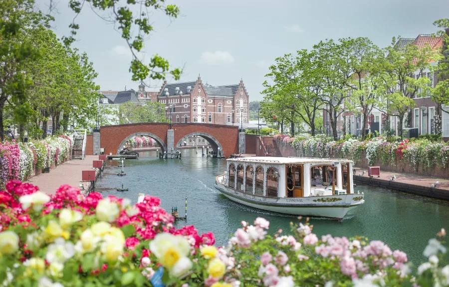 Huis Ten Bosch: Khu vui chơi giải trí "Cực đã" tại Nhật Bản