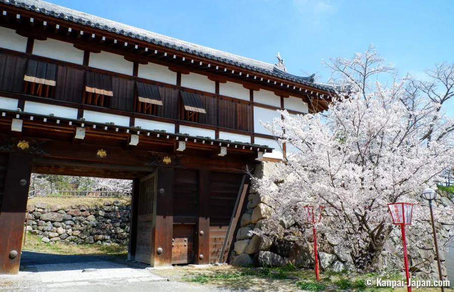 Koriyama Castle Ruins: Vẻ đẹp thiên nhiên của thành cổ Nara