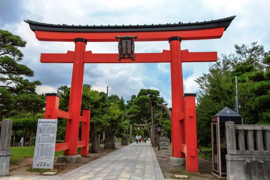 Hakusan Park: Ốc đảo xanh giữa lòng thành phố Niigata