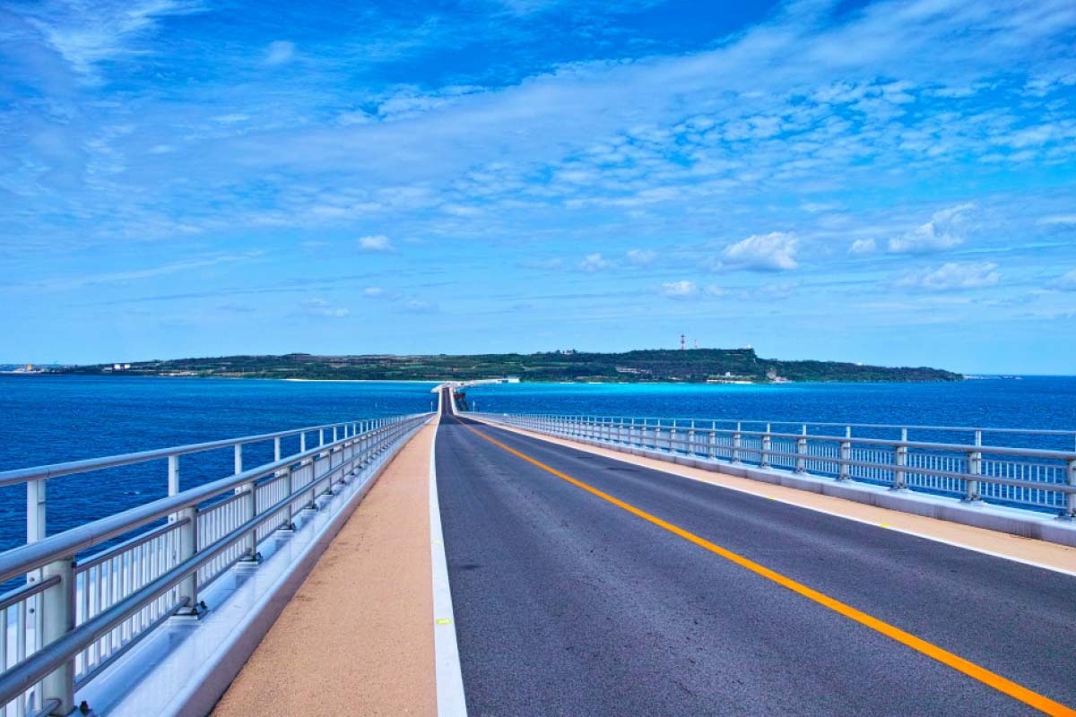 Lái xe qua cầu Irabu Ohashi | Đảo Miyakojima, Okinawa