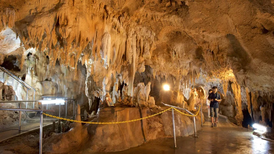 Hang động Ishigaki | Uruma, Okinawa Nhật Bản