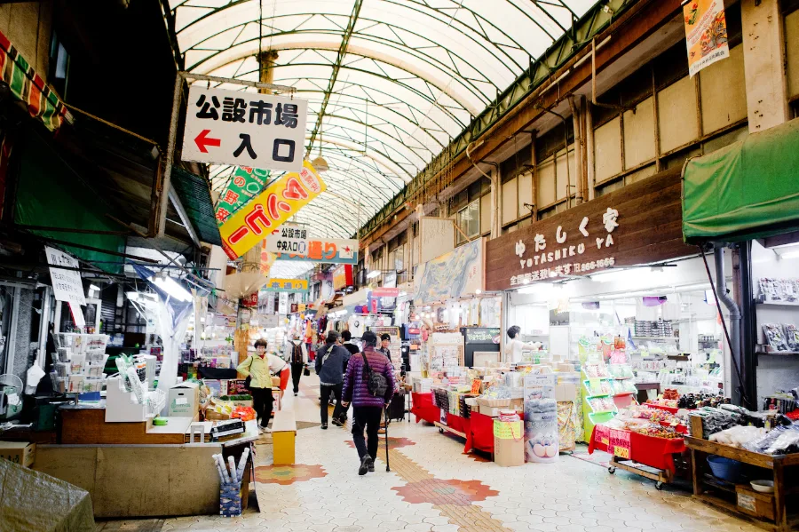 Thưởng thức hải sản tại chợ Makishi | Thành phố Naha, Okinawa