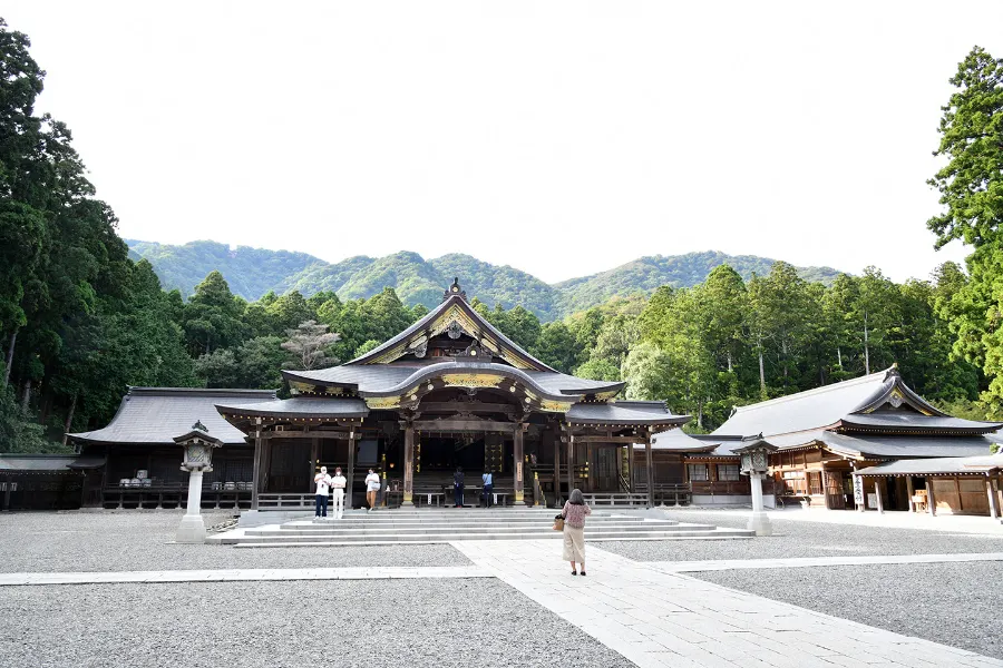 Yahiko Shrine: Hành trình tâm linh về miền đất thánh