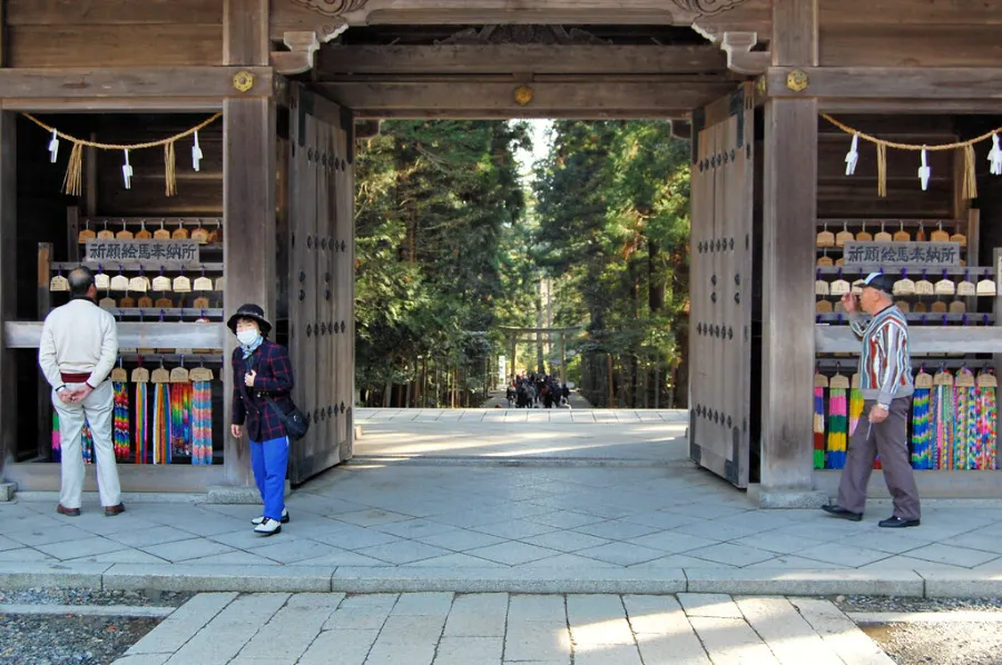 Yahiko Shrine: Hành trình tâm linh về miền đất thánh