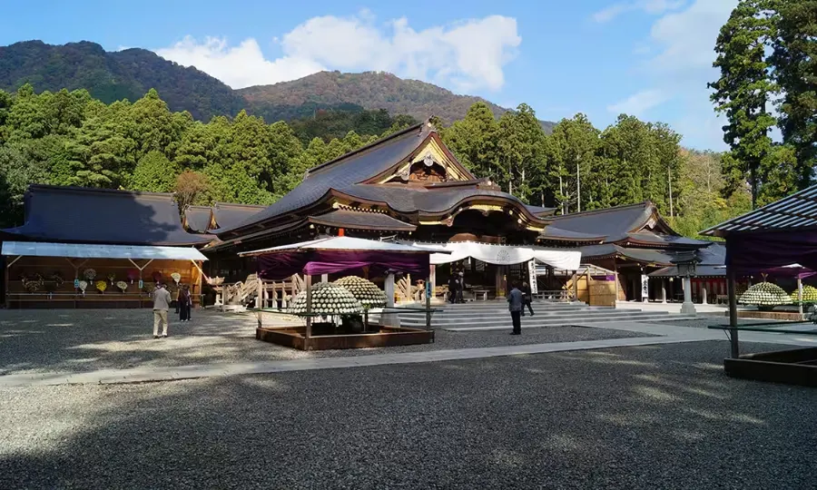 Yahiko Shrine: Hành trình tâm linh về miền đất thánh