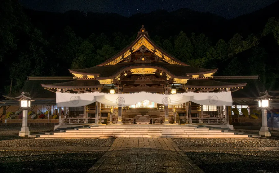 Yahiko Shrine: Hành trình tâm linh về miền đất thánh