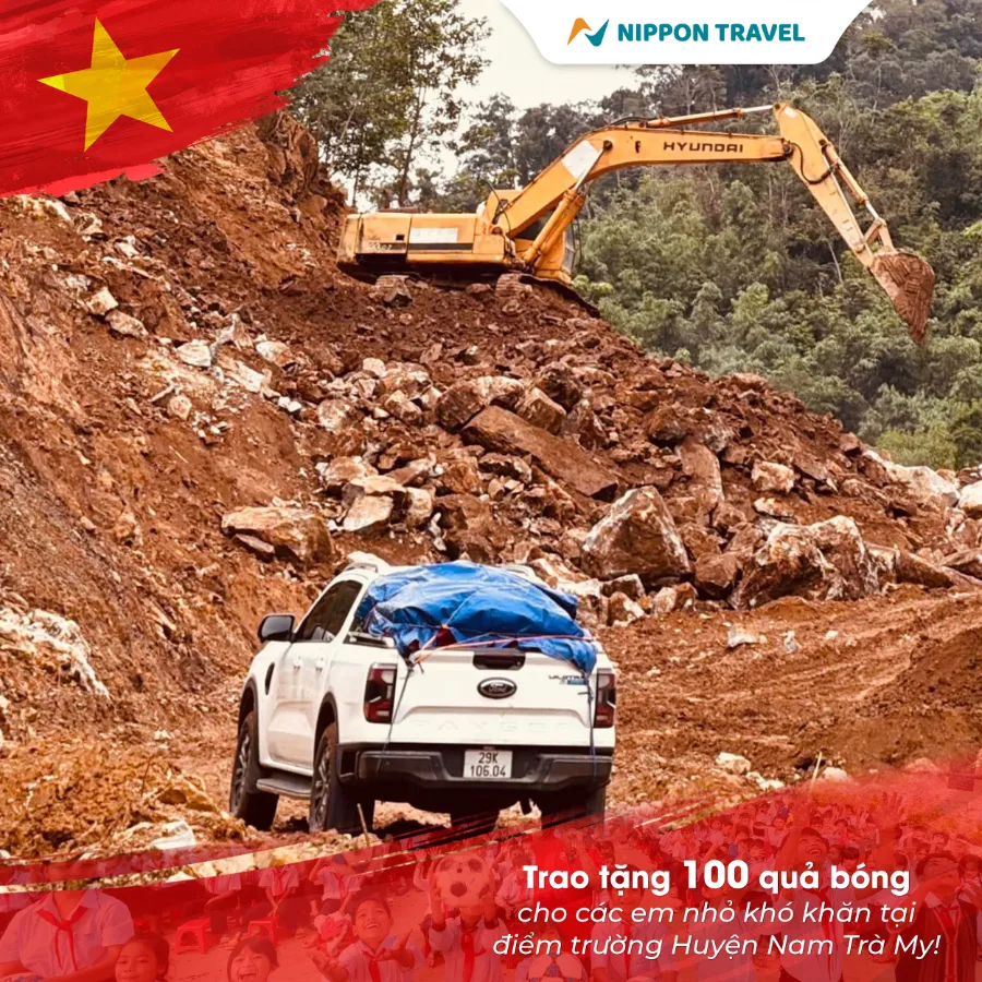 Trao tặng 100 quả bóng cho các em nhỏ huyện Nam Trà My