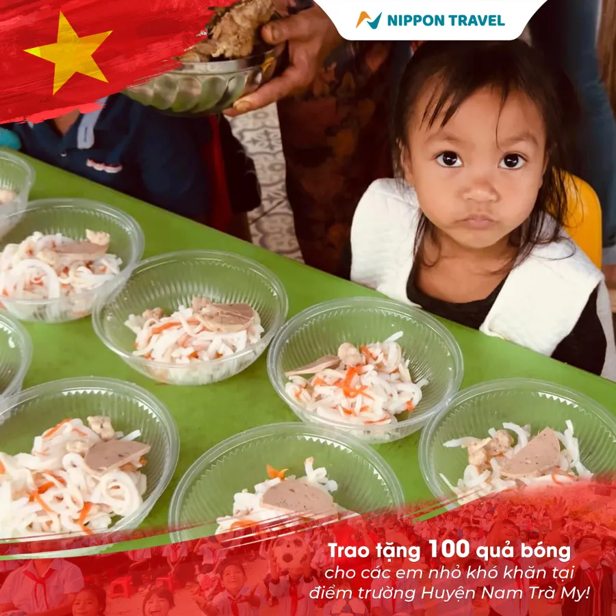 Trao tặng 100 quả bóng cho các em nhỏ huyện Nam Trà My