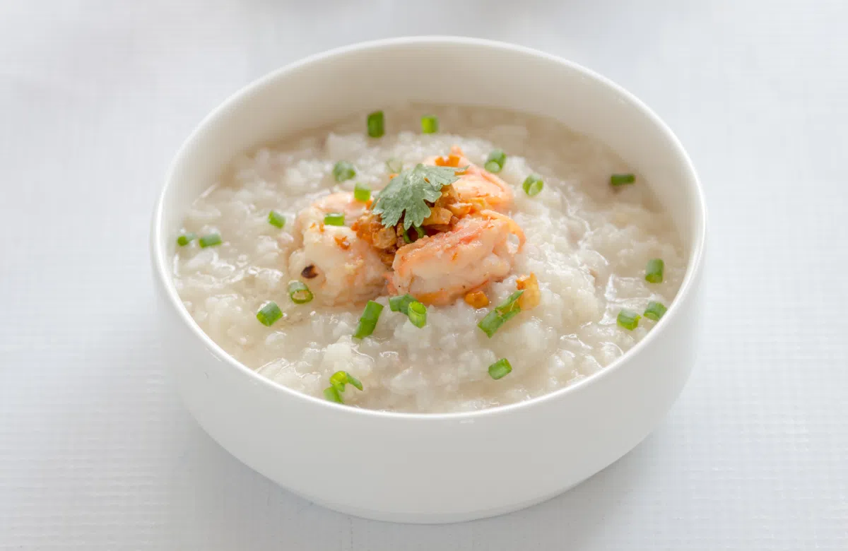 Có được mang cháo lên máy bay không?