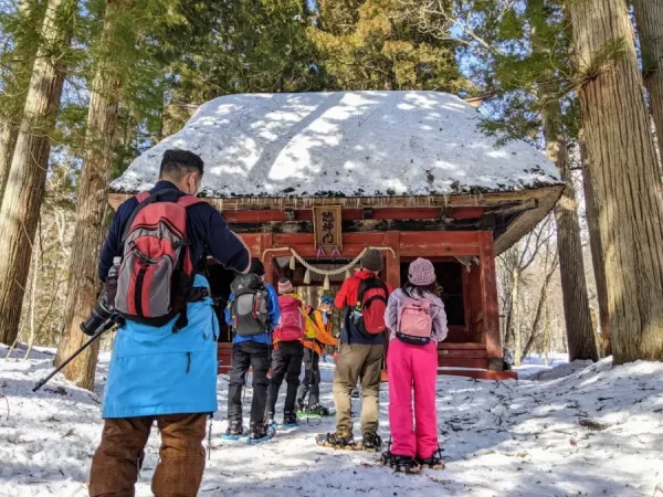 Togakushi Ski Resort: Trượt tuyết và Khám phá Văn hóa