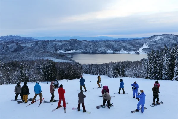 Hakuba Village: Thiên đường tuyết dưới chân núi Alps Hakuba Village: Thiên đường tuyết dưới chân núi Alps