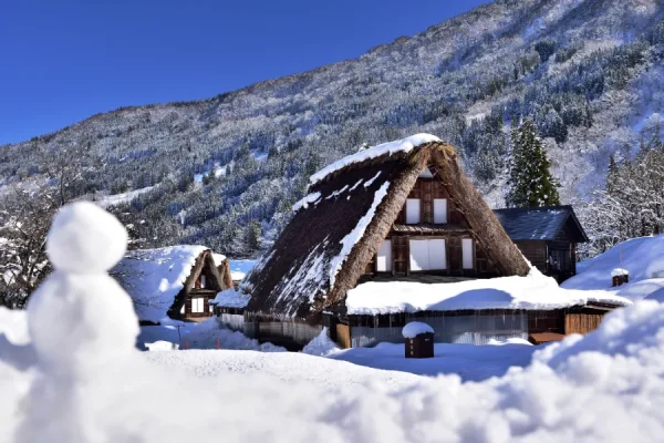 Khám phá vẻ đẹp của 15 ngôi làng cổ Nhật Bản mùa đông