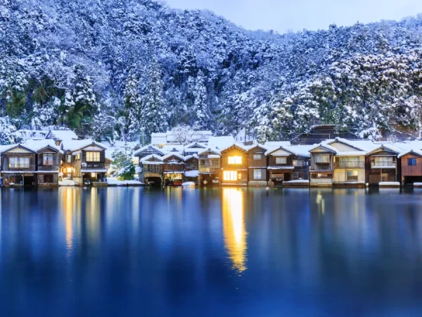 Khám phá vẻ đẹp của 15 ngôi làng cổ Nhật Bản mùa đông